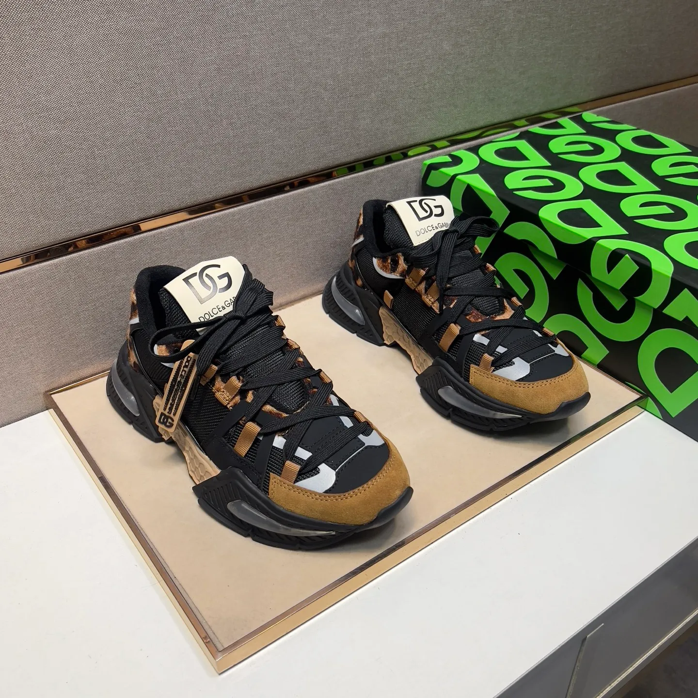 ⬛️Men's men's shoes💰p560【DG～】couple casual shoes 2025z cabinet sales simultaneously 🔶Size: 35-44#️⃣ 🔷1 color🔜The upper is made of multi-material splicing➕Mesh lining, comfortable and breathable, sole: original comfortable and wear-resistant outsole, ⚠️real thing📱photographed🎬real thing is better📢📢📢